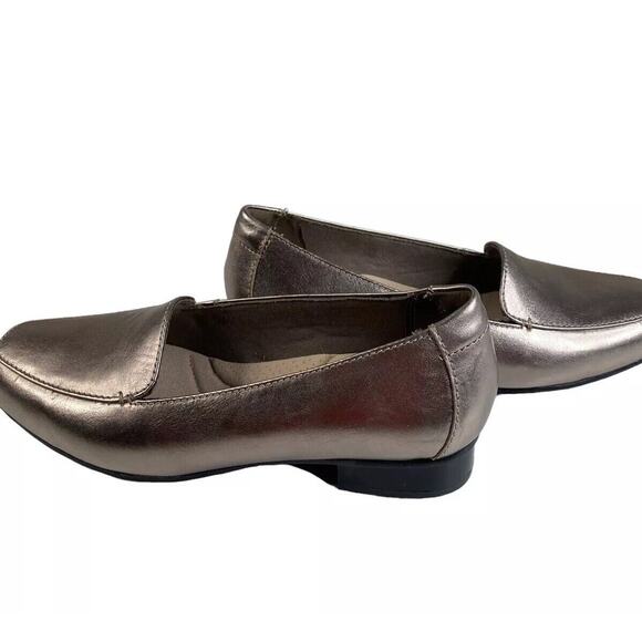 New Clarks Juliet Lora Pewter Leather Soft Gold Loafer Metallic Slip On Size 6.5 - Picture 2 of 8